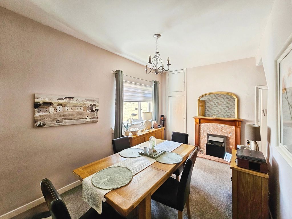 Property photo 3 of 10 Photo 5