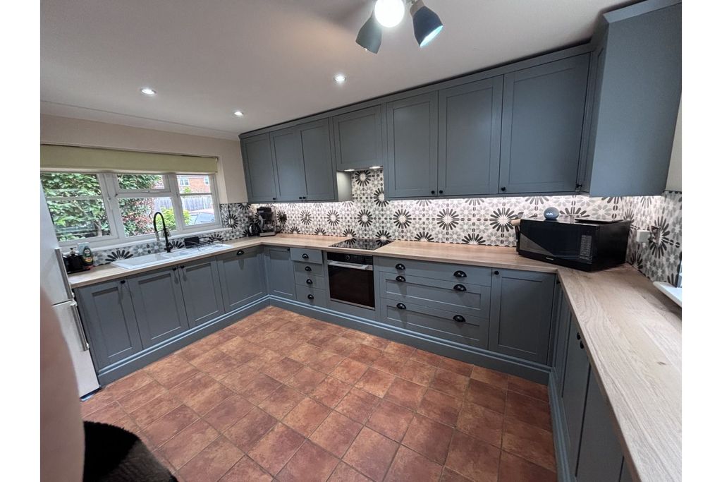 Property photo 3 of 20