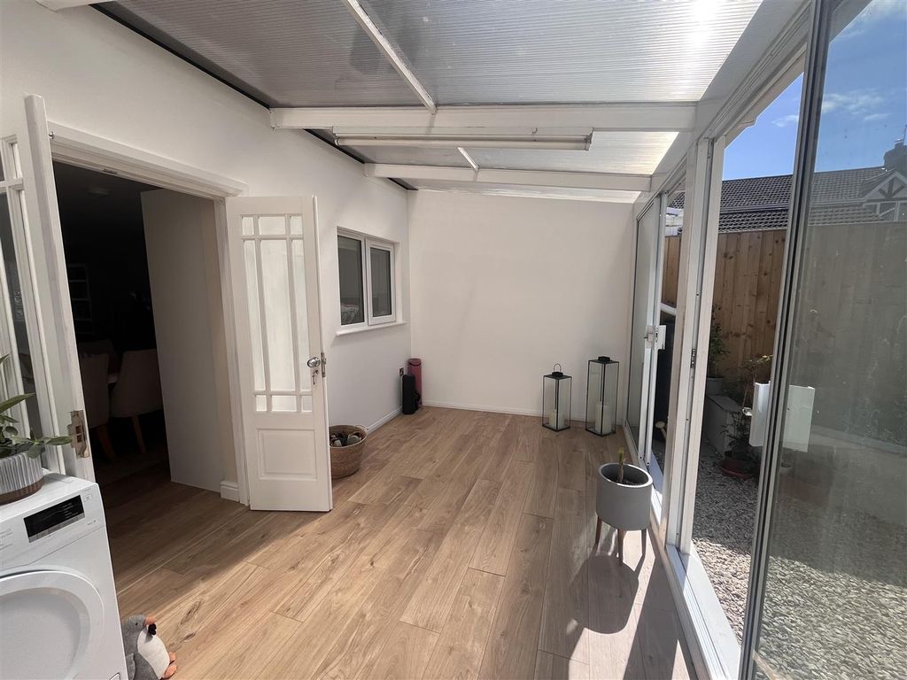Property photo 1 of 10 Conservatory