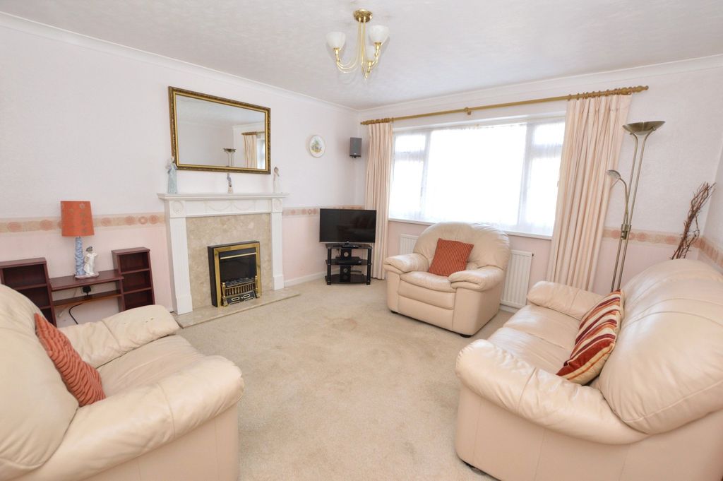 Property photo 2 of 17 Picture No. 01