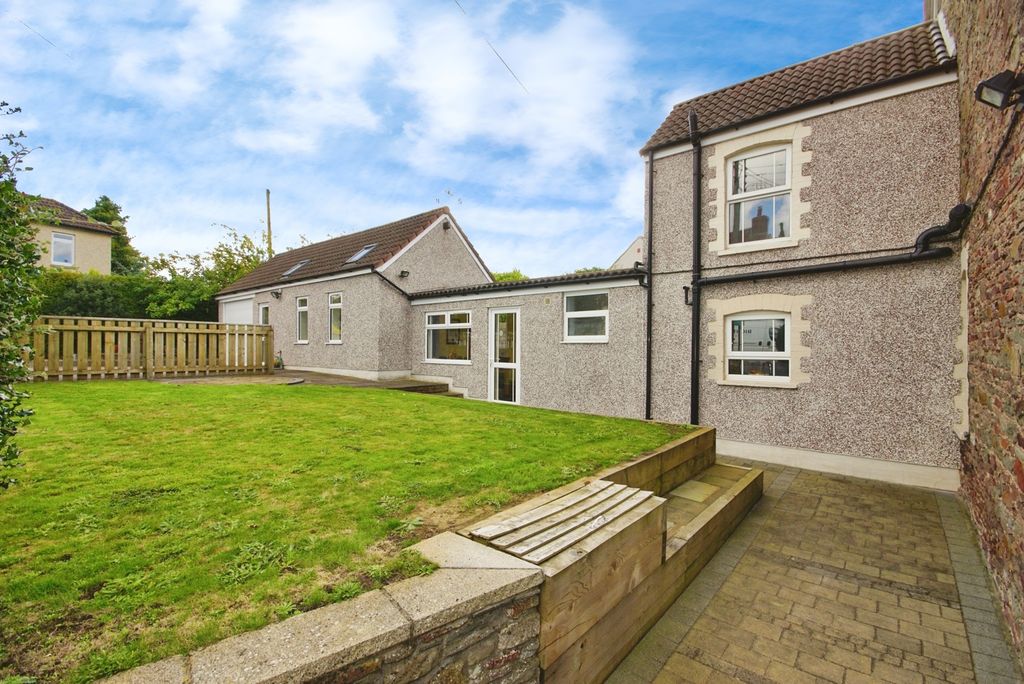 Property photo 3 of 16 Photo