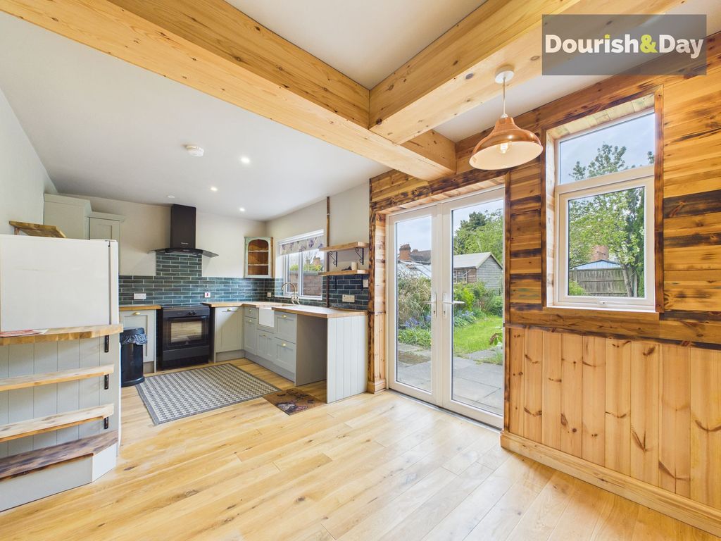 Property photo 3 of 15