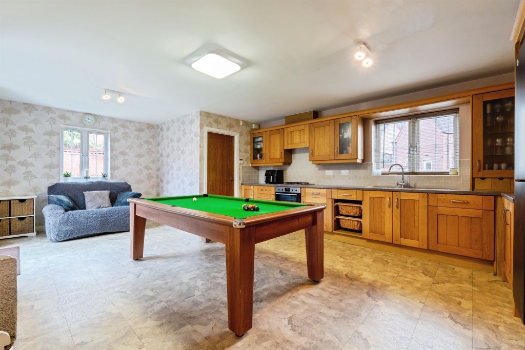 Property photo 2 of 28