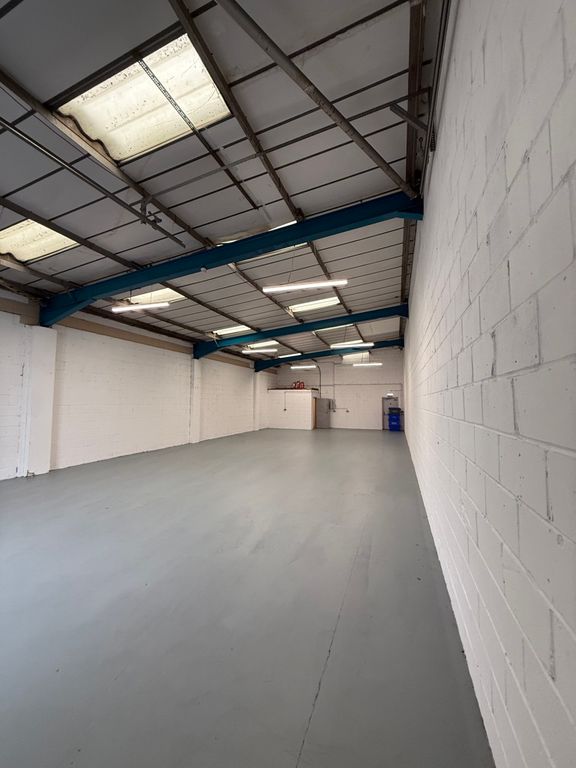 Property photo 3 of 7 Photo 16