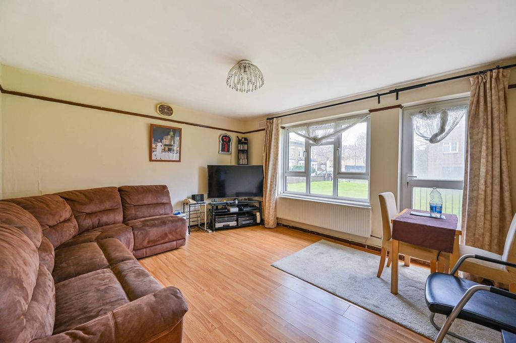 Property photo 1 of 5