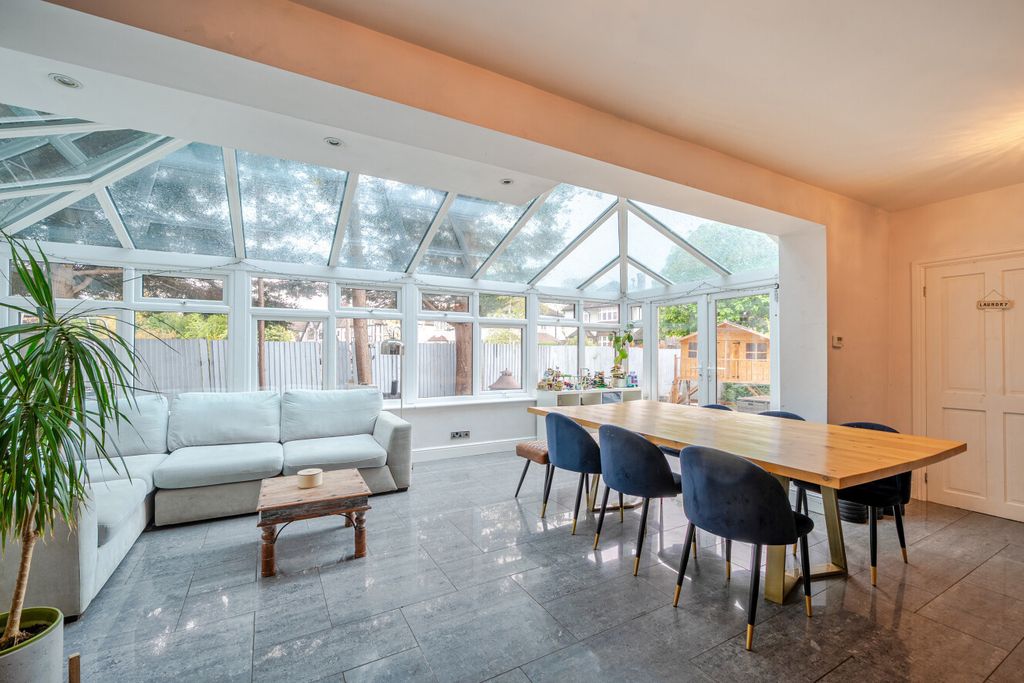 Property photo 2 of 20 1438104-9-69Dcea1...