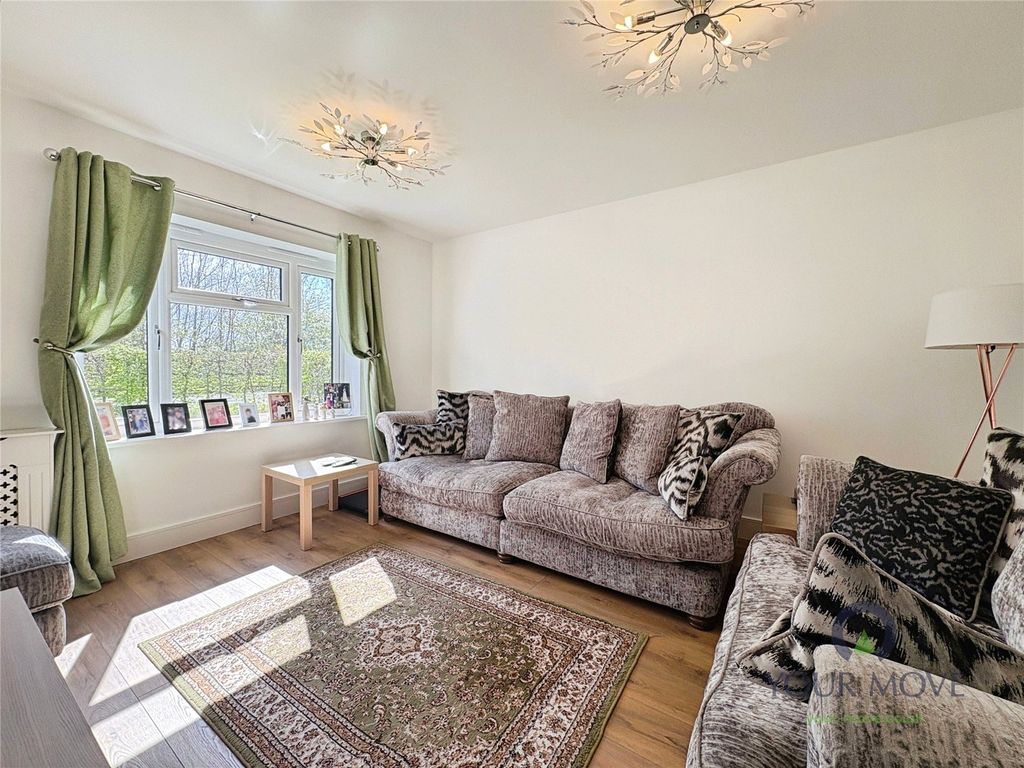 Property photo 2 of 25 Lounge