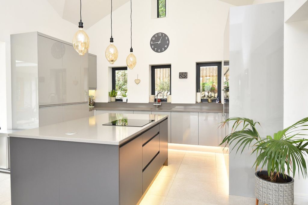 Property photo 3 of 30