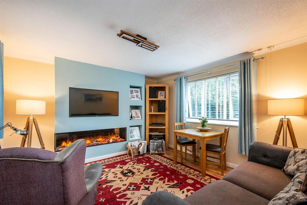 Property photo 2 of 19 Lounge/Diner