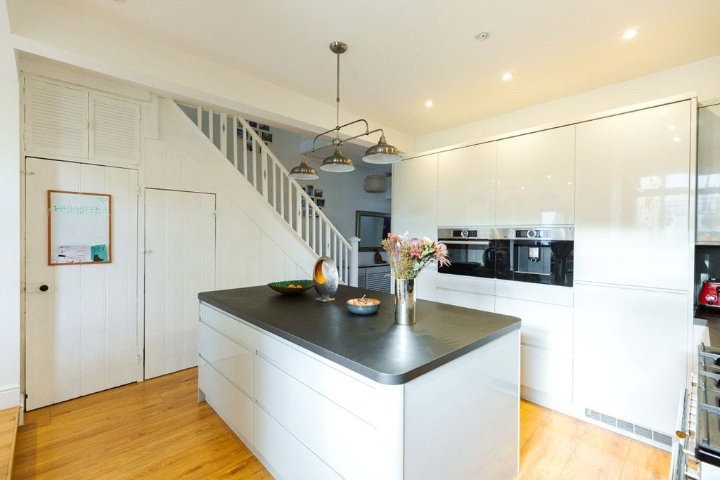 Property photo 3 of 22 Picture No. 14