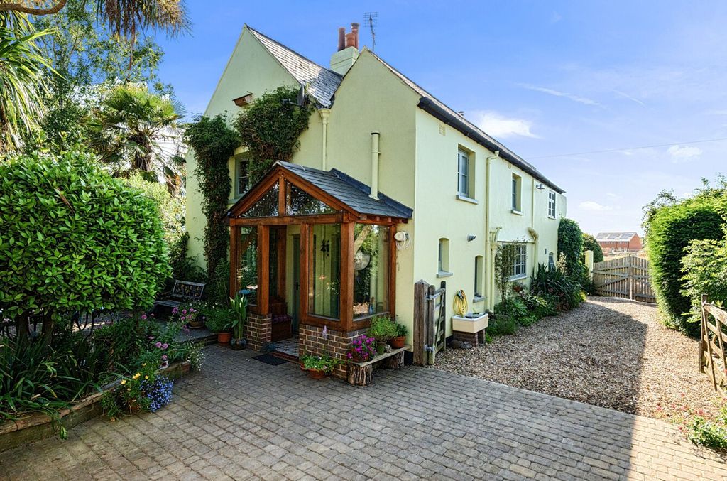 Property photo 1 of 50