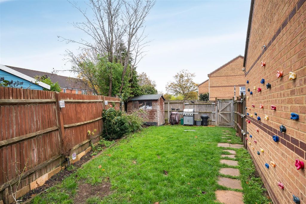 Property photo 3 of 20 Garden