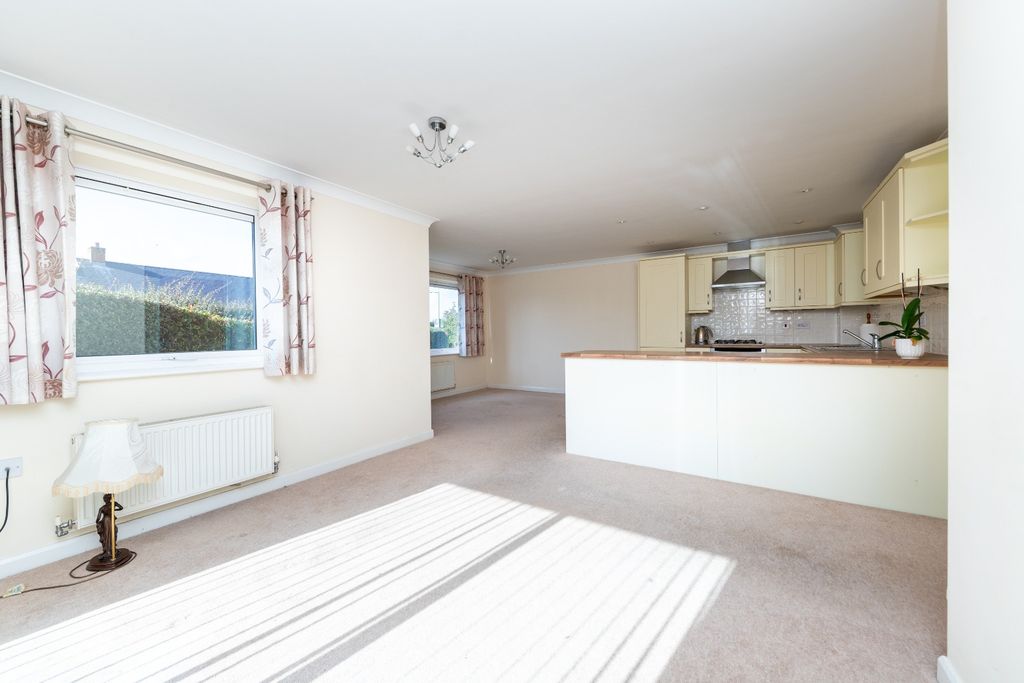 Property photo 2 of 8 4287773