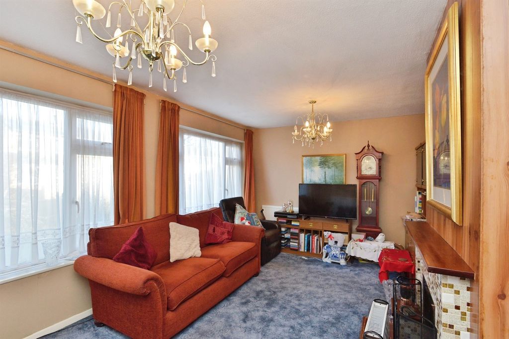 Property photo 2 of 18