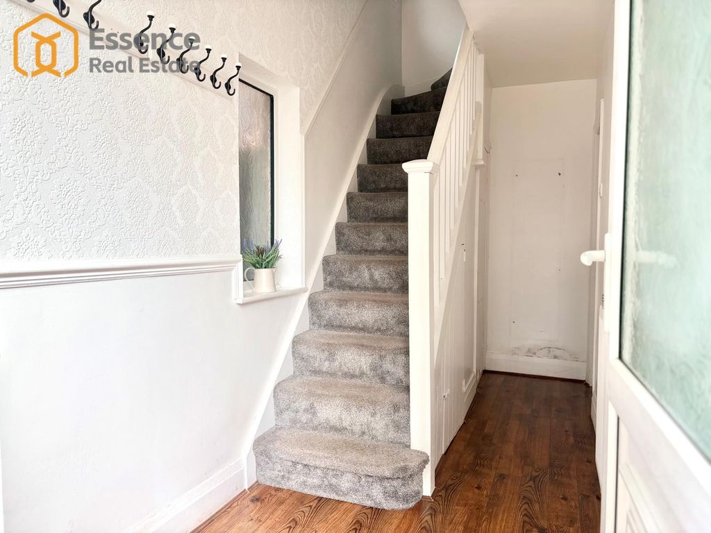 Property photo 2 of 30