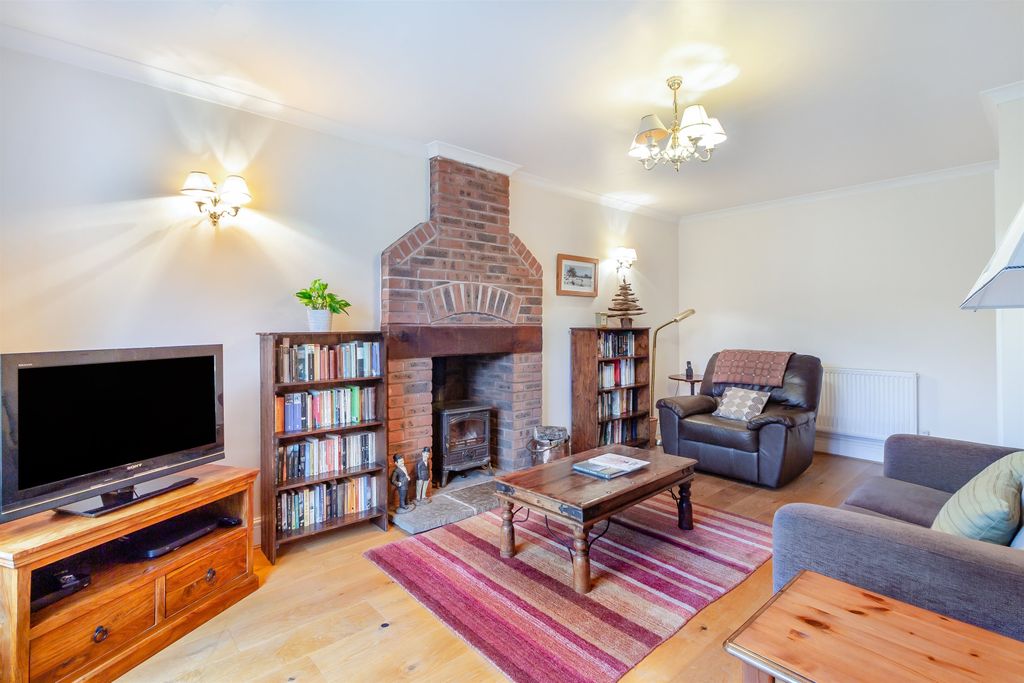 Property photo 3 of 48