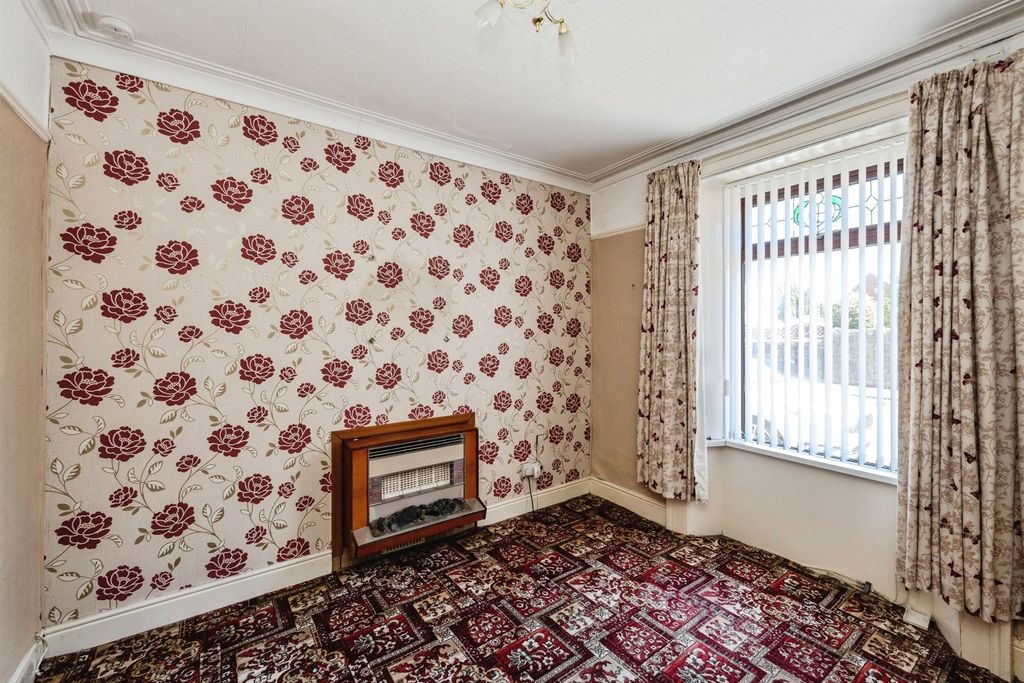 Property photo 2 of 16