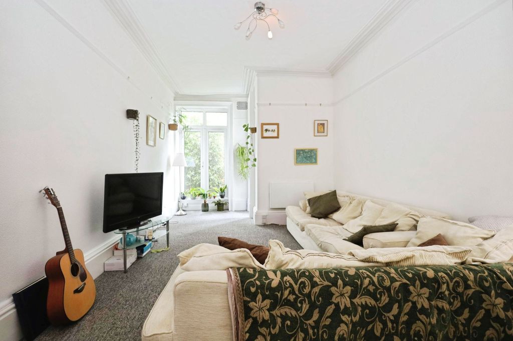 Property photo 3 of 9 Photo 9