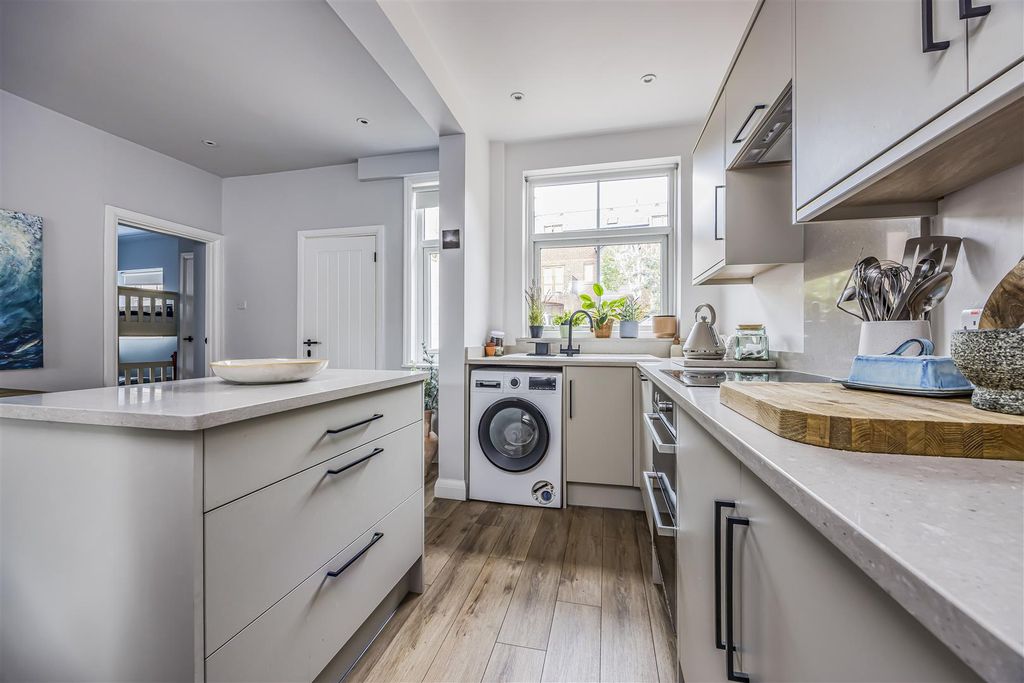 Property photo 3 of 20 Queen Street, Emsworth-Porticomarketing-Nexa-22.Jp
