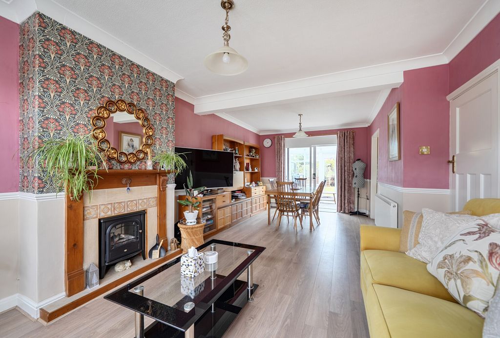 Property photo 2 of 15 1452460-9-6A071Ef...