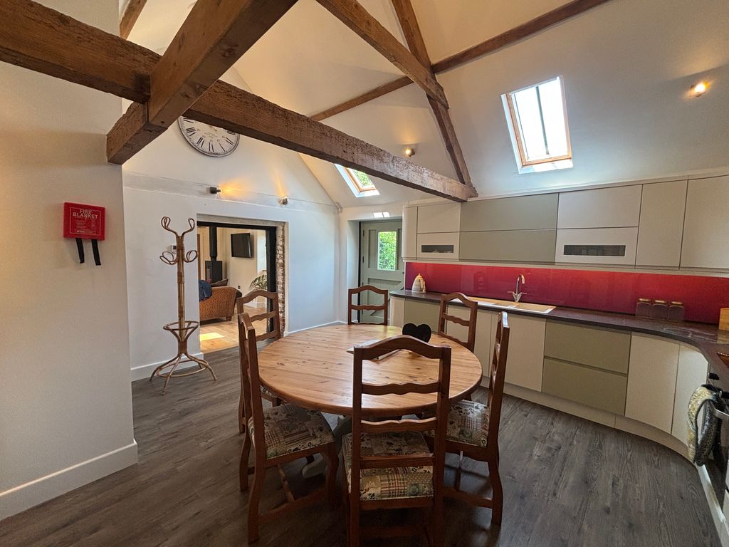 Property photo 3 of 18 Image