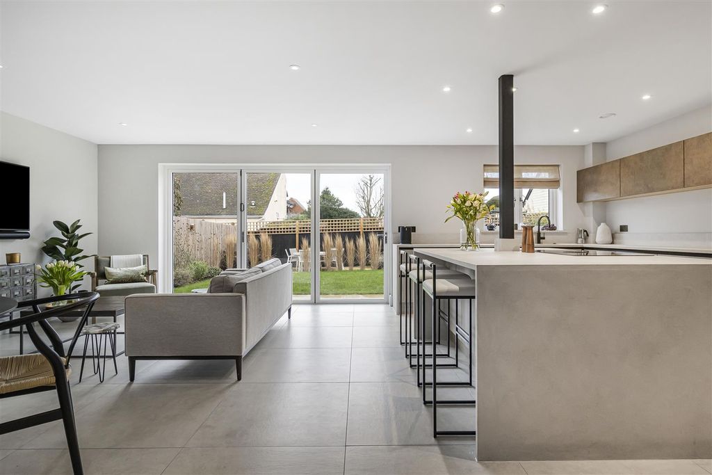 Property photo 2 of 27 10_70180.Jpg