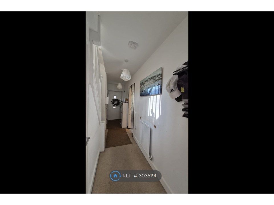 Property photo 2 of 13 Hallway