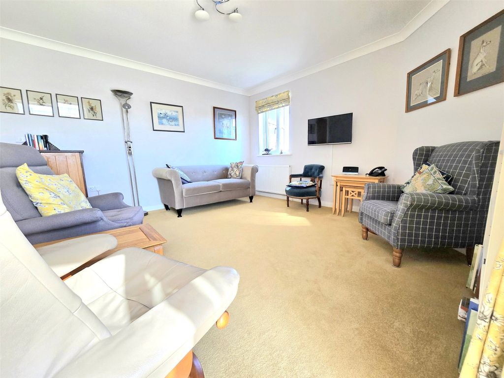 Property photo 2 of 17 2 - Lounge/Diner