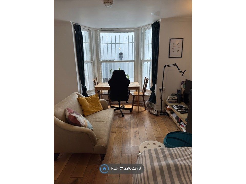 Property photo 3 of 8