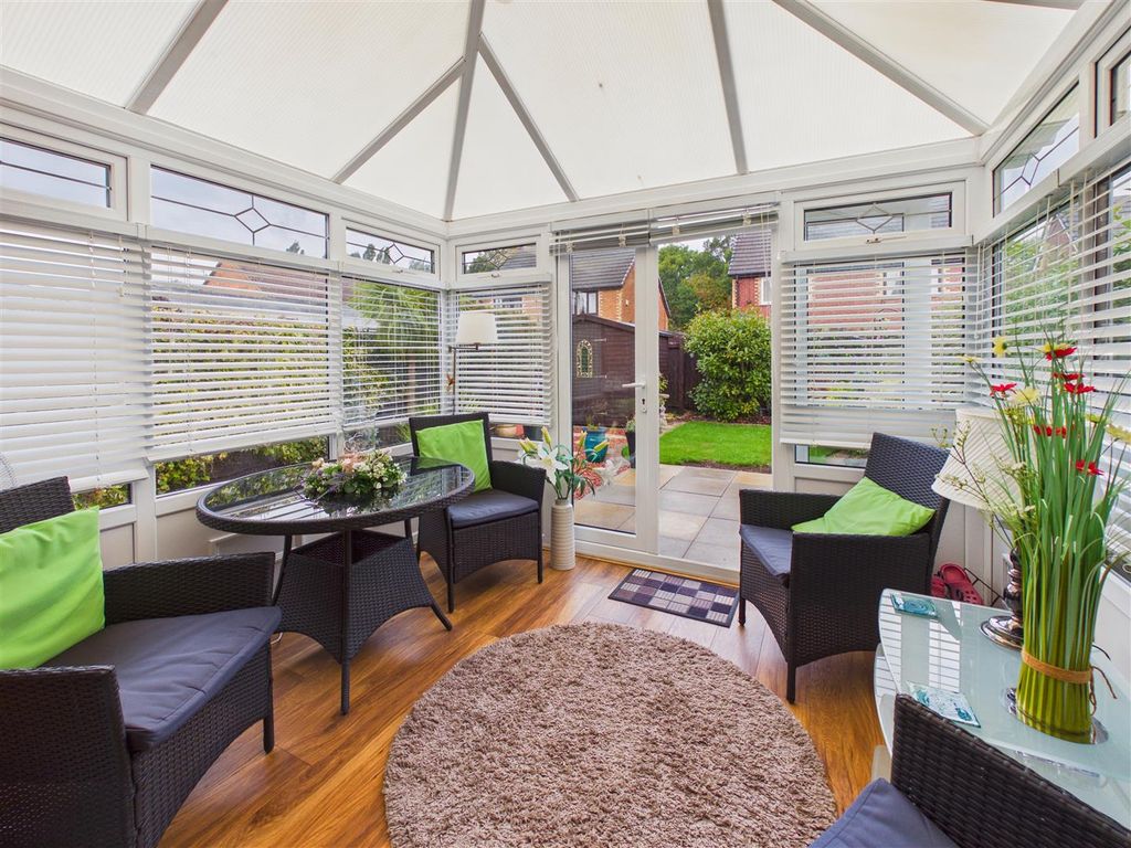 Property photo 3 of 9 Conservatory