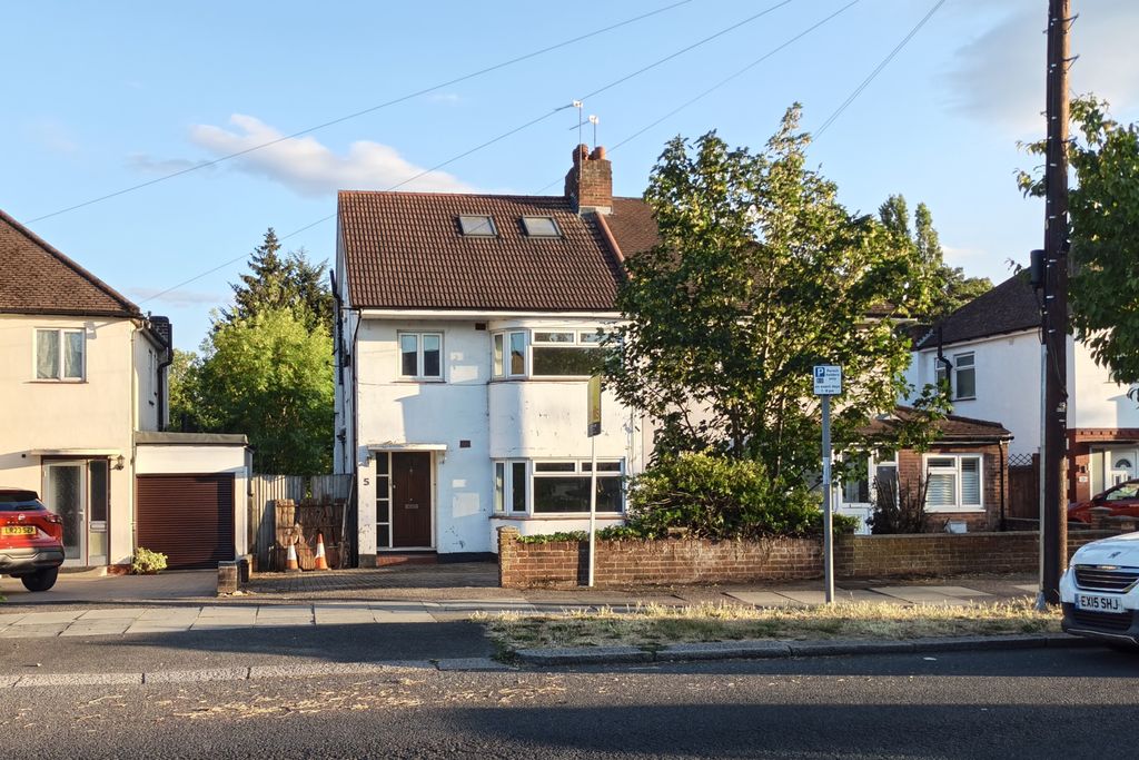 Property photo 1 of 2 5 Devonshire Road, Mill Hill, London, Nw7 1Ne