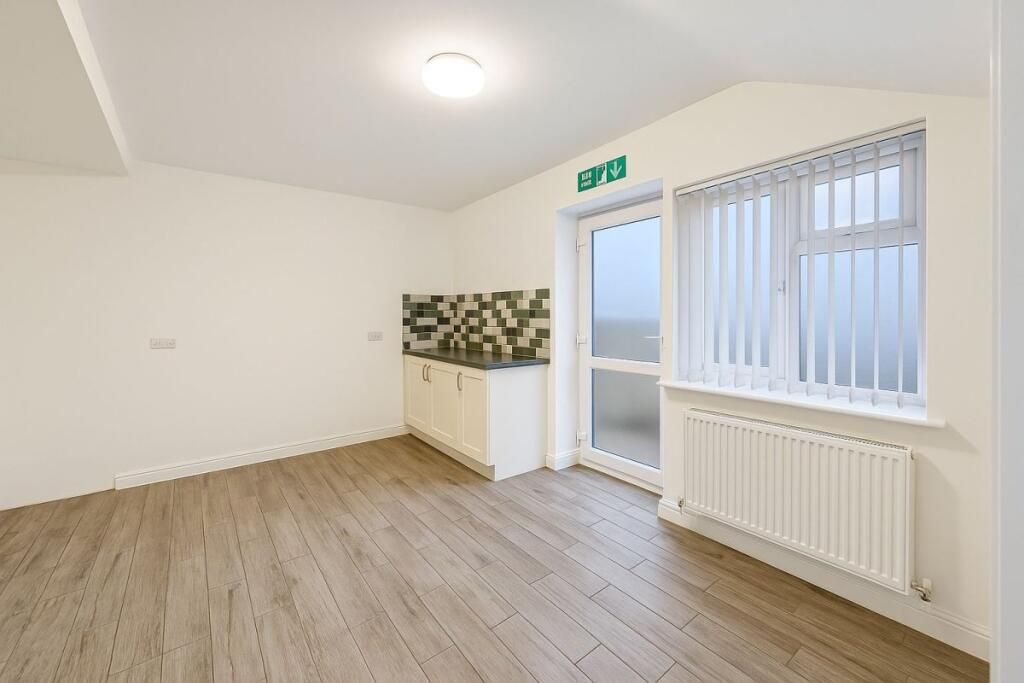 Property photo 3 of 12 4.Jpeg