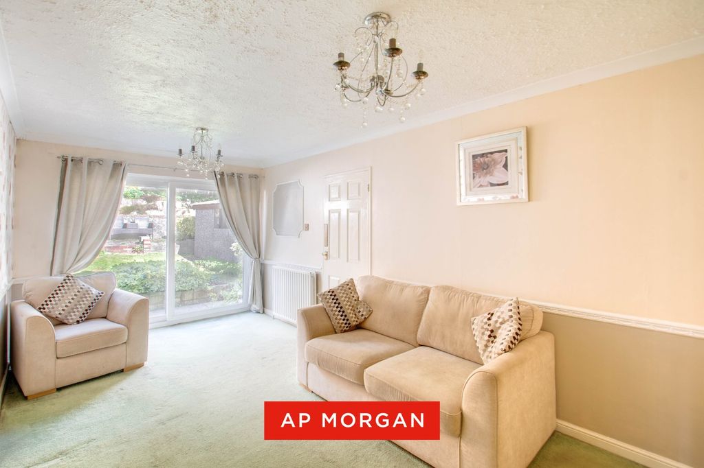 Property photo 2 of 12 Picture No. 08