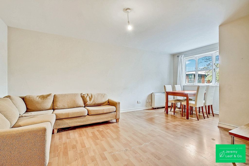 Property photo 3 of 8