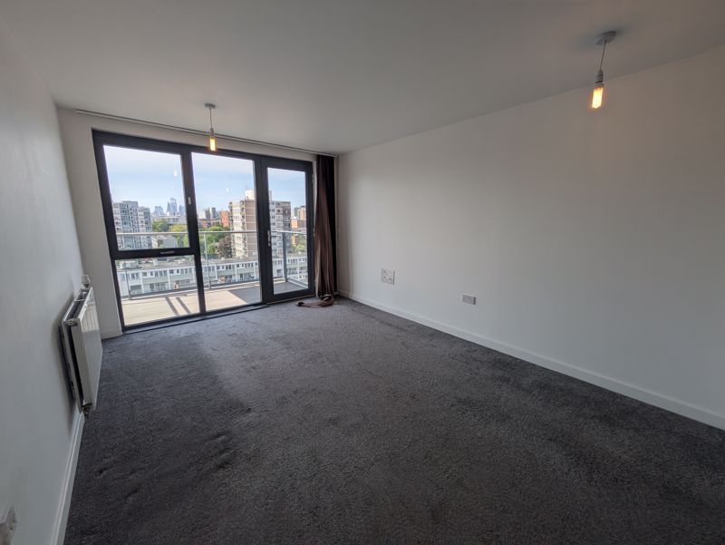 Property photo 2 of 6 Photo 4