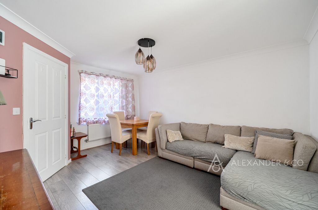 Property photo 2 of 15 737090F5-971A-4c7...
