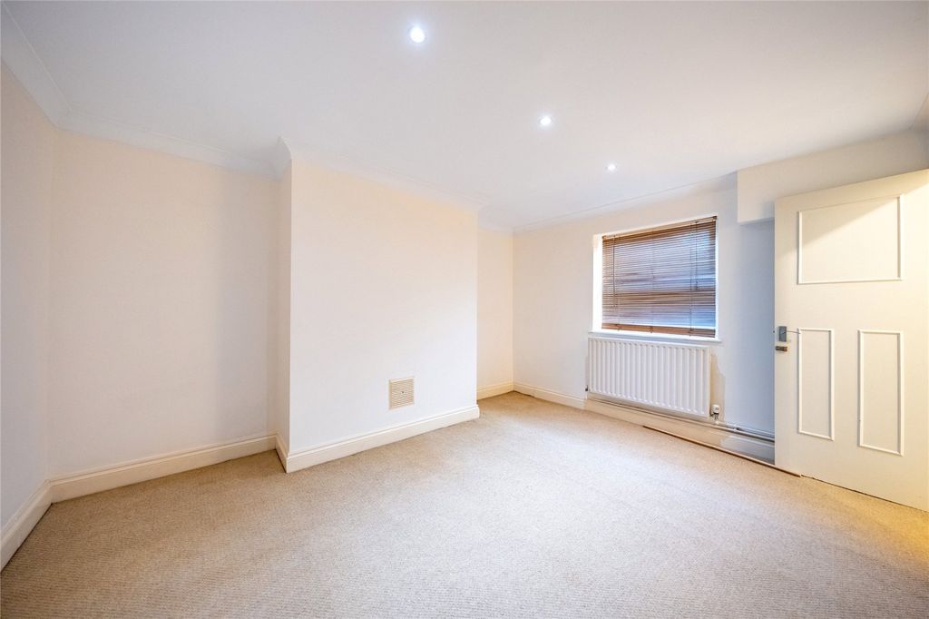 Property photo 2 of 10 Picture No. 08