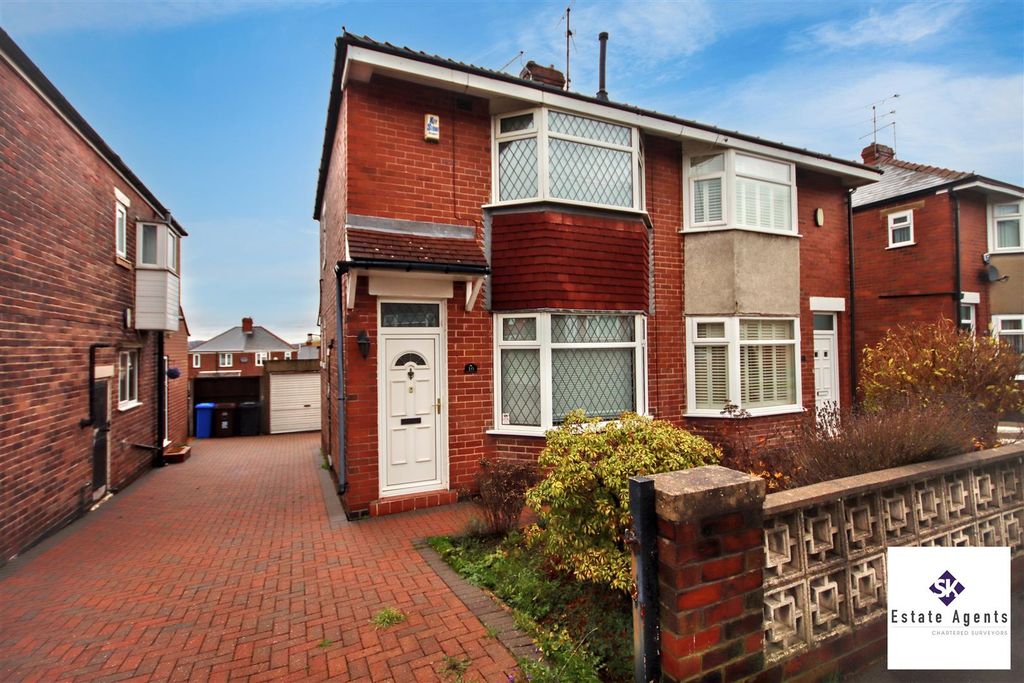 Property photo 1 of 15 Outside