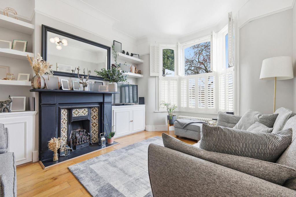 Property photo 2 of 23