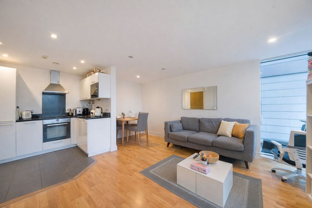 Property photo 2 of 11