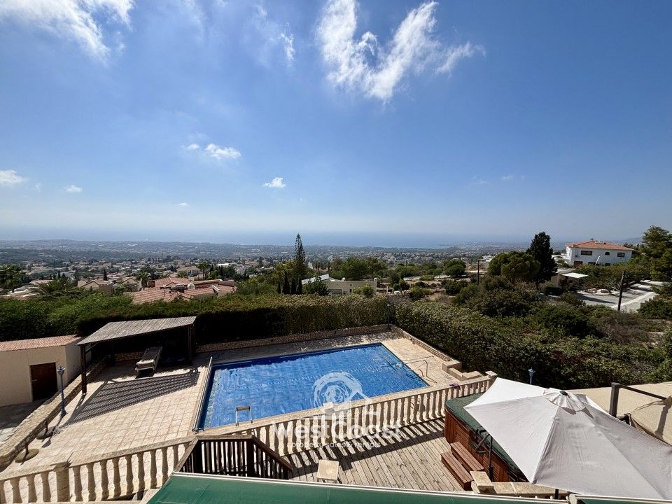 Property photo 3 of 49