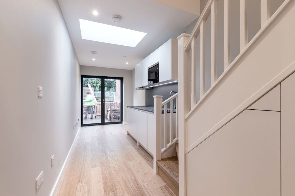 Property photo 2 of 11 Living_Room