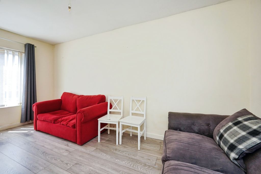 Property photo 2 of 17 Pbox-Img.Jpg