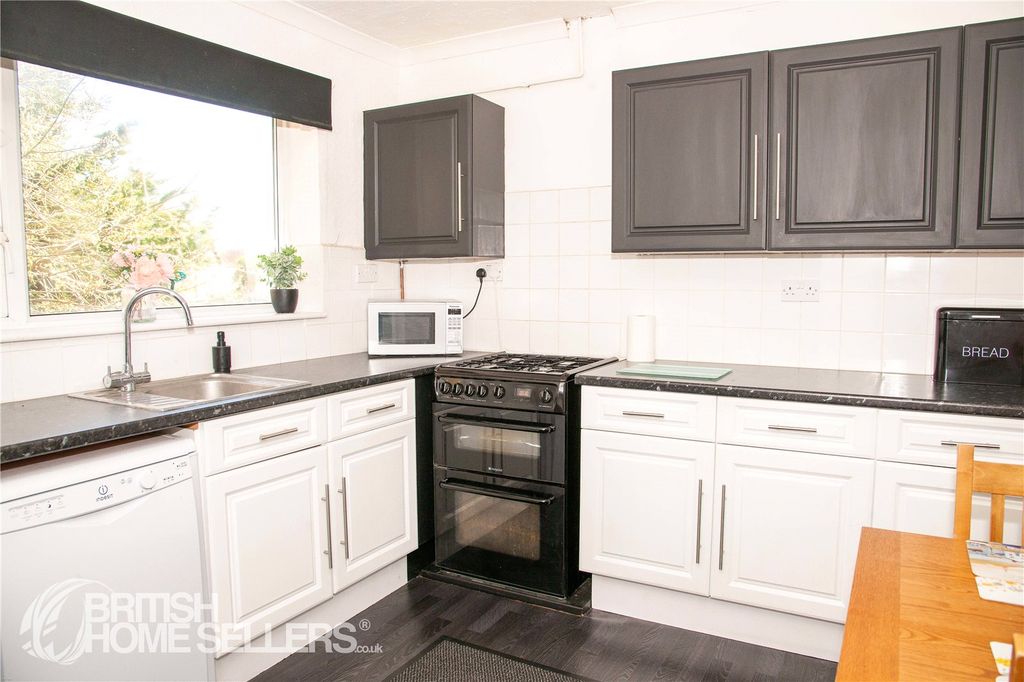 Property photo 1 of 25 Picture No. 02