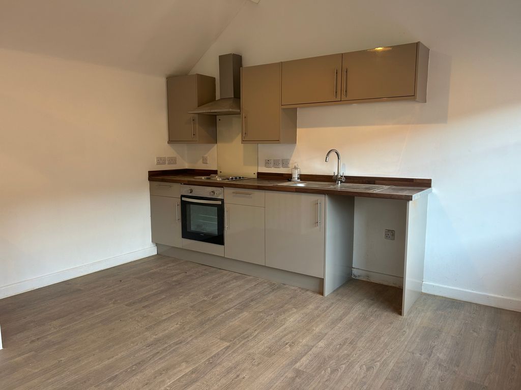 Property photo 3 of 7 Kitchen