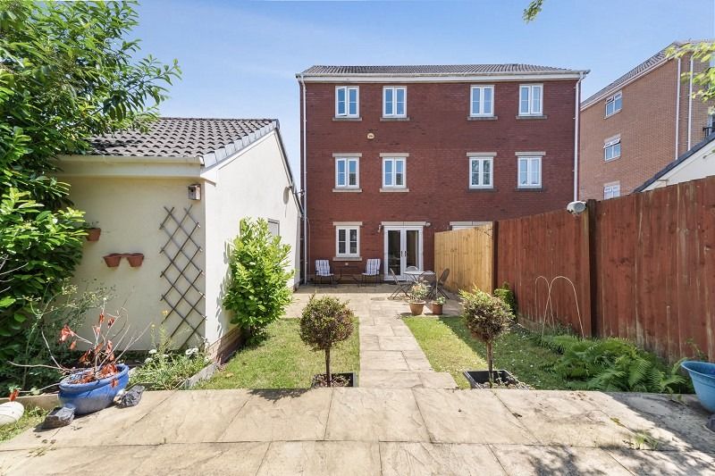 Property photo 2 of 32 4341101