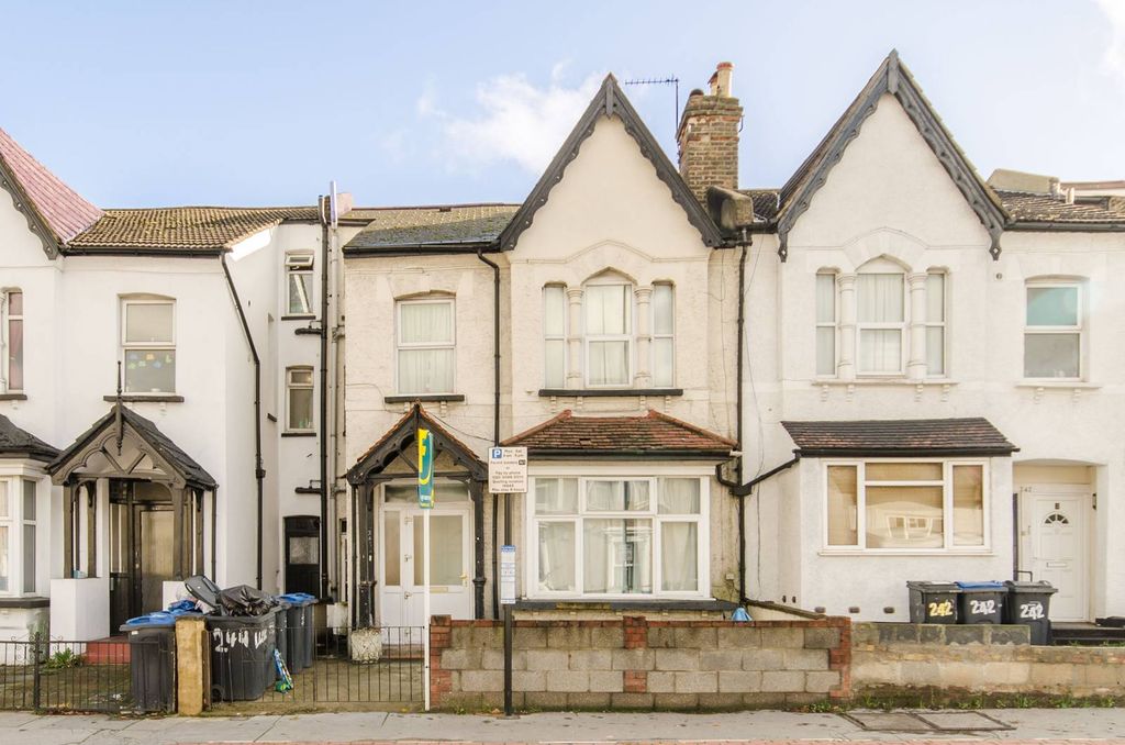 Property photo 1 of 3