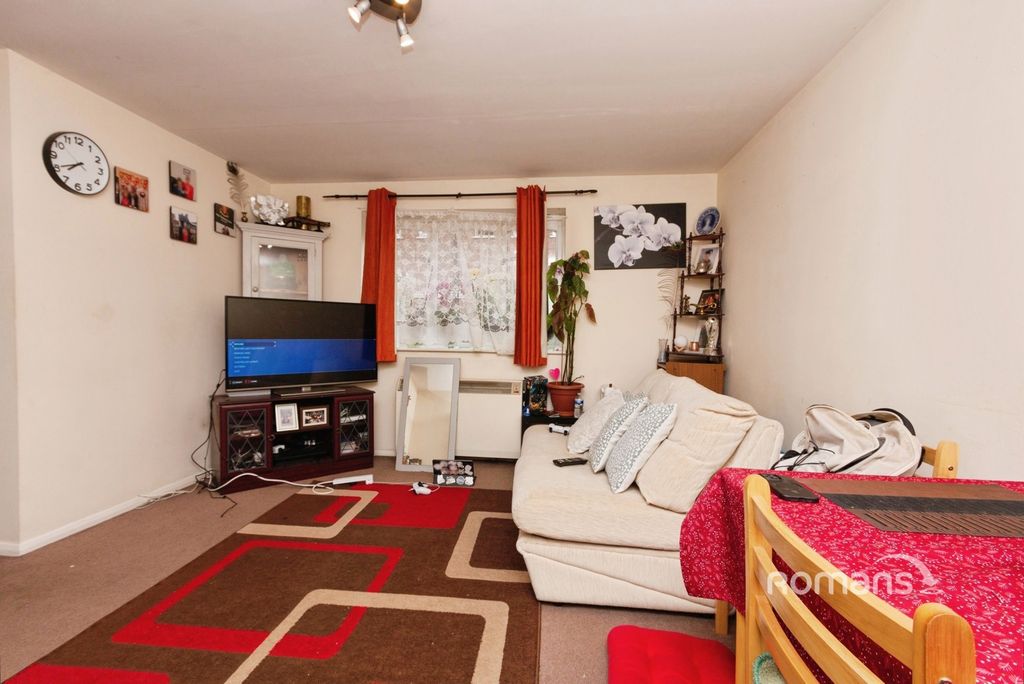 Property photo 3 of 9 Pbox-Img.Jpg