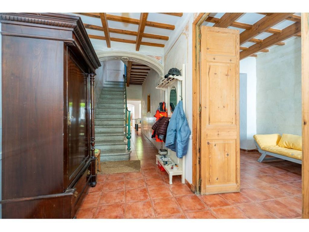 Property photo 2 of 30