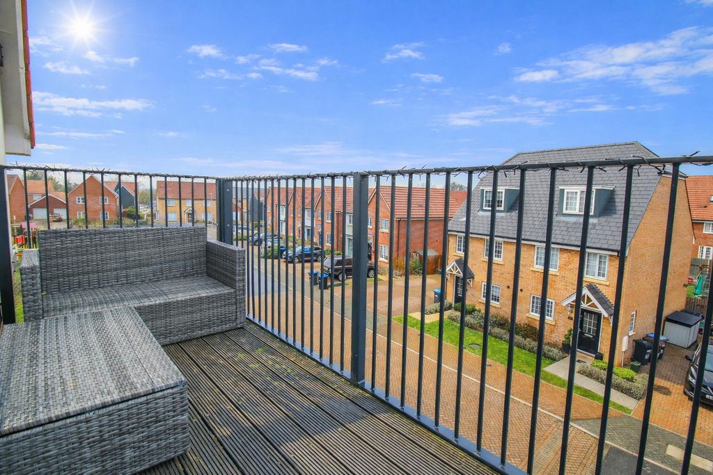 Property photo 3 of 14 Img_1004.Png